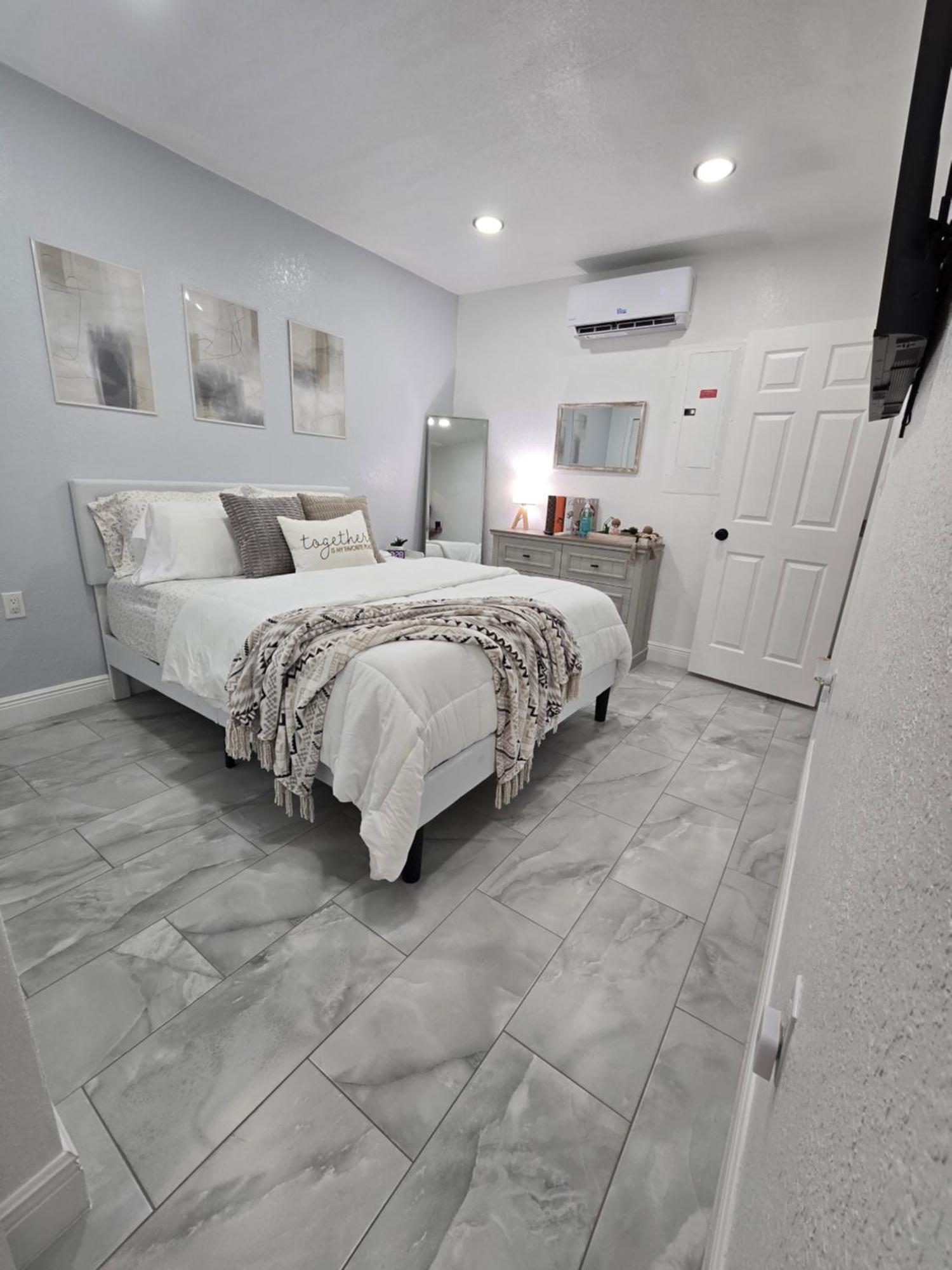 Serenity - Guest House In Spring Hill Exterior foto